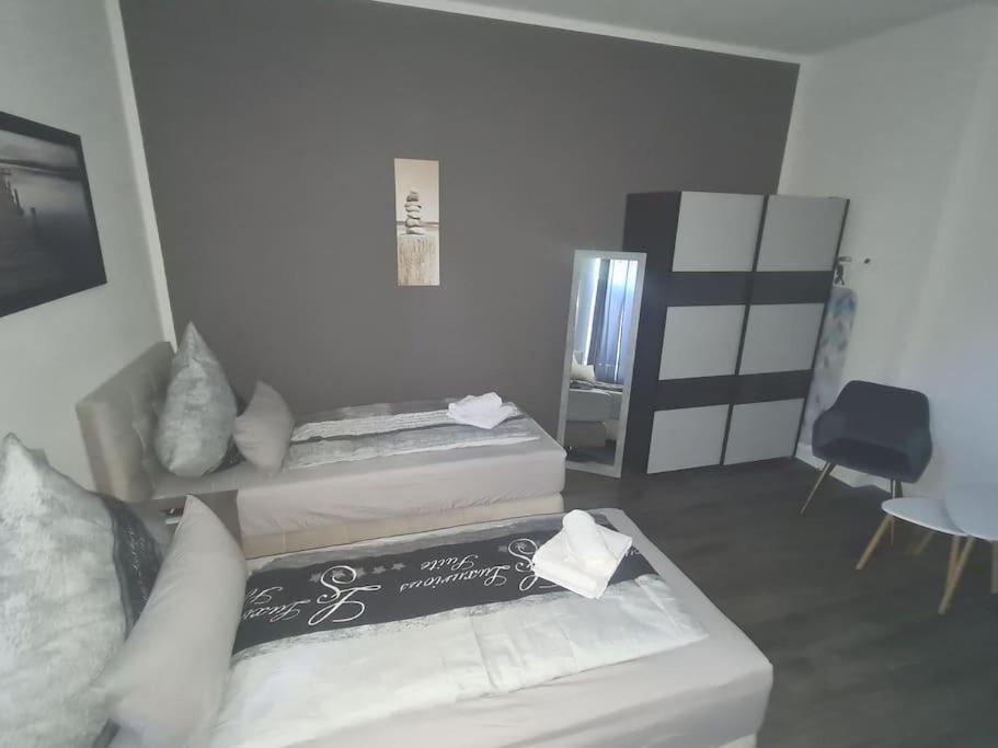 Apartment 2 *